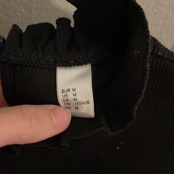 S/M Adorable comfy work top with lacy puff sleeves ✨ - Picture 5 of 7